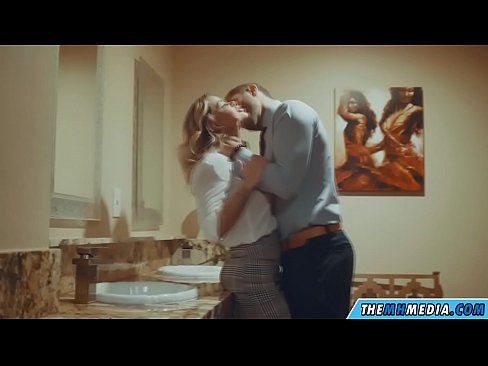 ❤️ Þegar busty ljóska tælir þig á almenningssalerni ❤ Klám á is.fullpornercom.ru ❌❤
